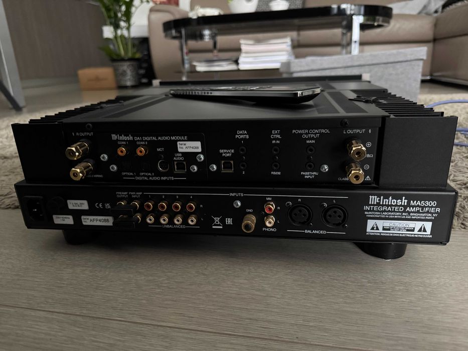 Wzmacniacz zintegrowany McIntosh MA5300