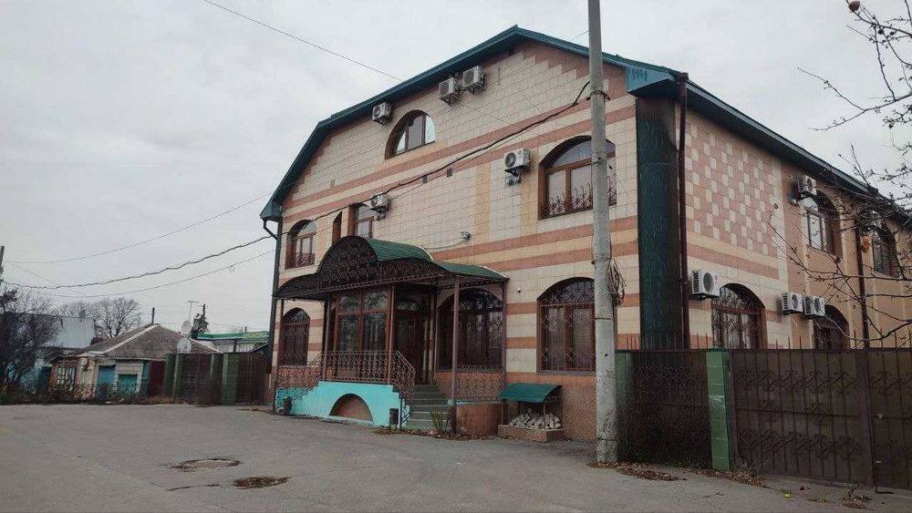 Продаж окремої будівлі 1385.2 кв.м./ м.'Київська'