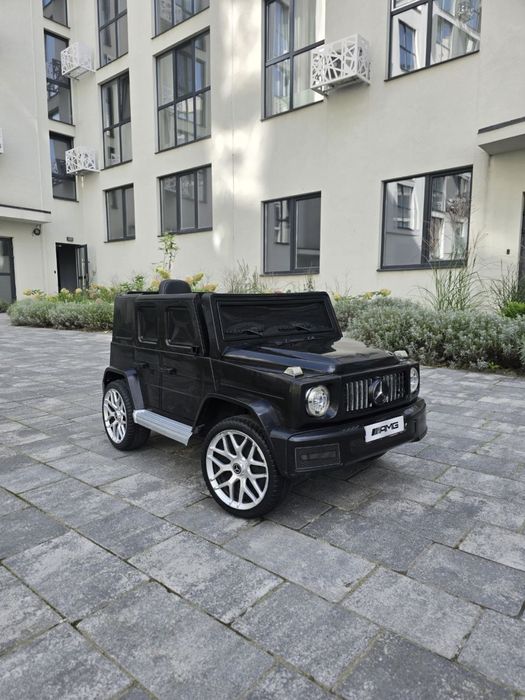 Дитячий електромобіль Mercedes-Benz G-class  чорний
