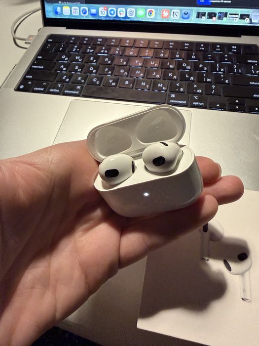 Навушники AirPods 3
