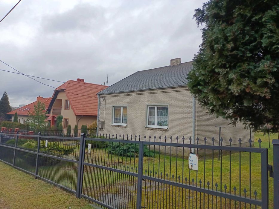 Dom na sprzedaż - Starachowice - Widok 2