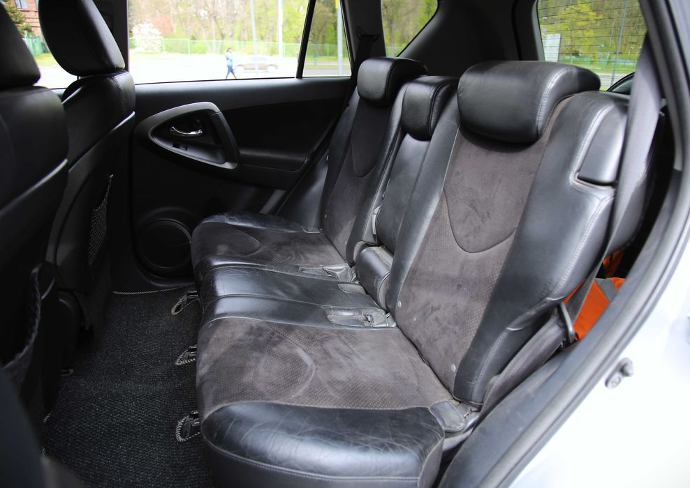 Продам Toyota Rav 4