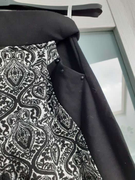 Nowe spodnie legginsy XS