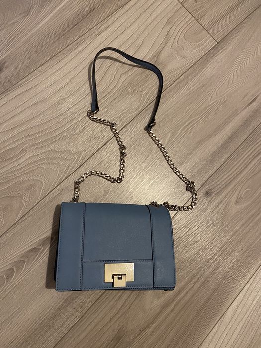 Niebieska torebka stradivarius