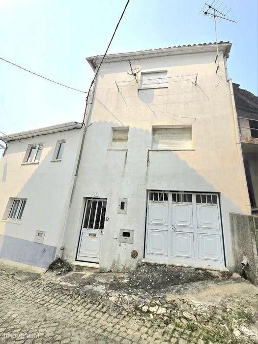 Moradia T1 duplex com garagem no Fundão - Enxabarda