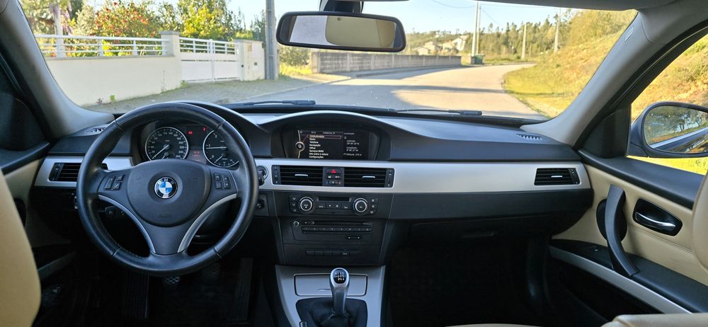 BMW  318D E91 2011
