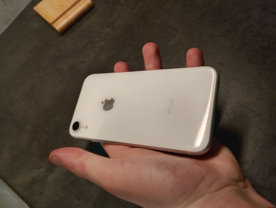 Telefon Apple iPhone Xr 64GB White / 64 GB / 80% Baterii / Sprawny