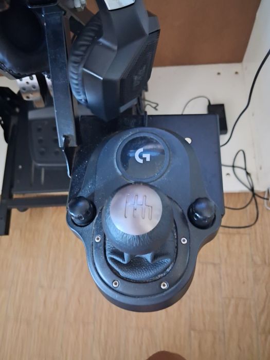 Volante Logitegh G923 + Suporte + Câmbio