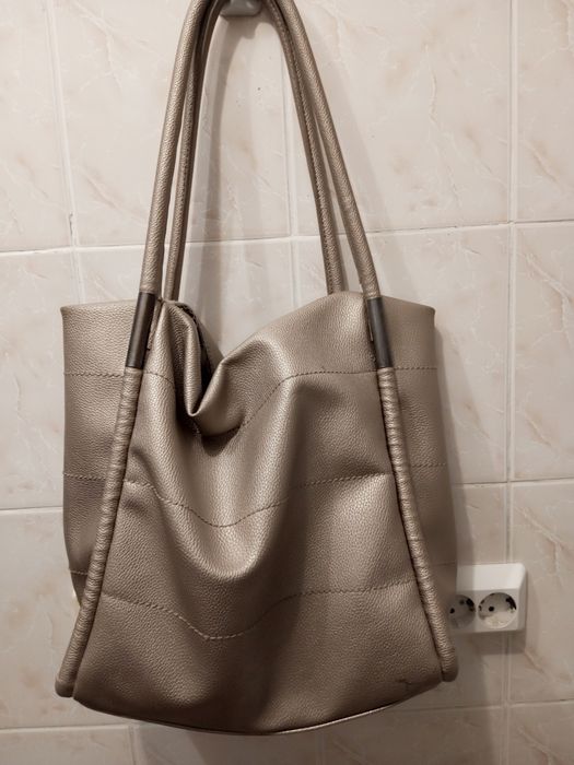 Сумки , рюкзаки ,шапки