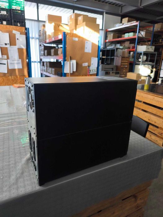 APC Smart-UPS 2200 - 8 Tomadas