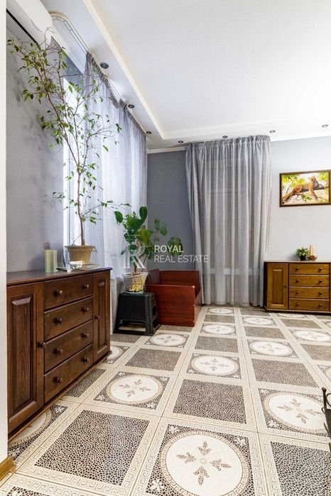 Продаж Будинок Київ Деснянський район вул. Тодося Осмачки 305 м² 5 кімнат Басейн Генератор Камін Тераса Гараж Автономність