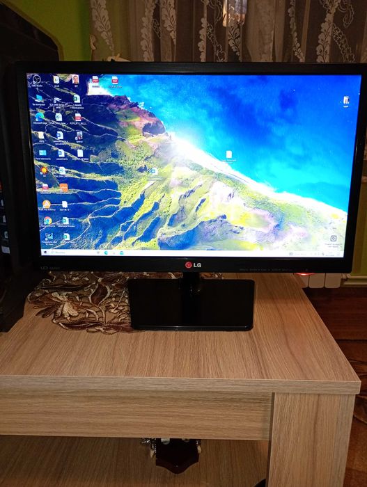 Komputer wraz z monitorem