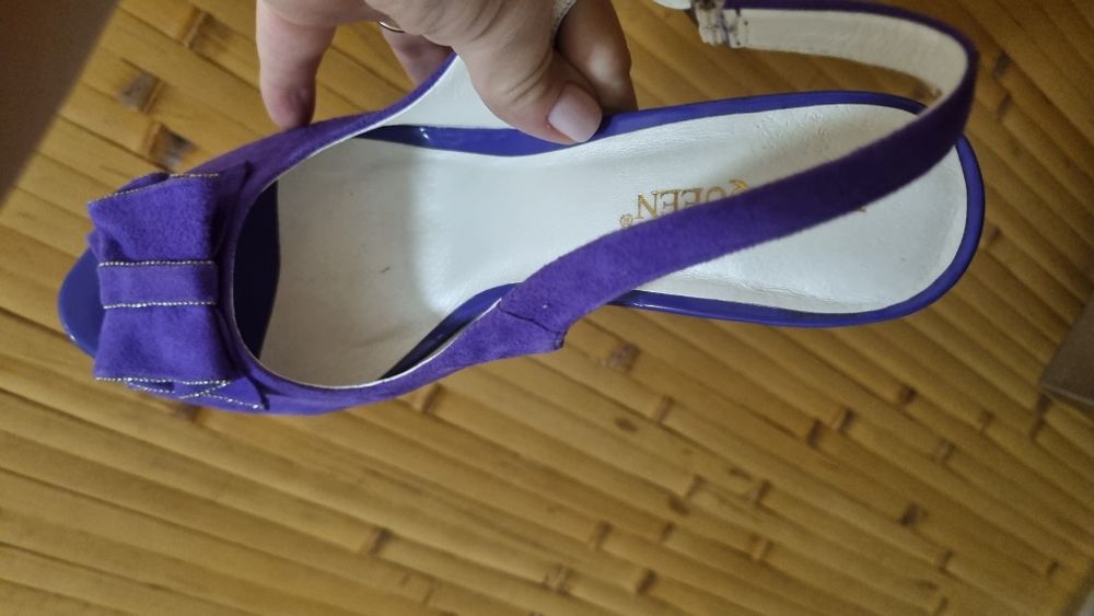 Босоніжки фіолетові на підборах 38