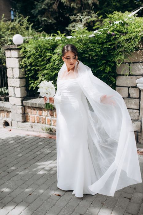 Ніжна весільна сукня