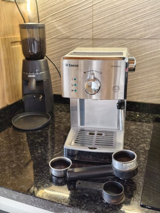 Máquina de café Saeco Poemia+ Moinho Graef