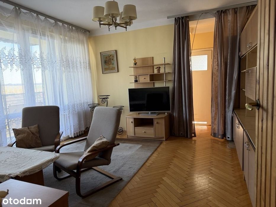 Lenartowicza / M z widokiem na bulwary / Piwnica