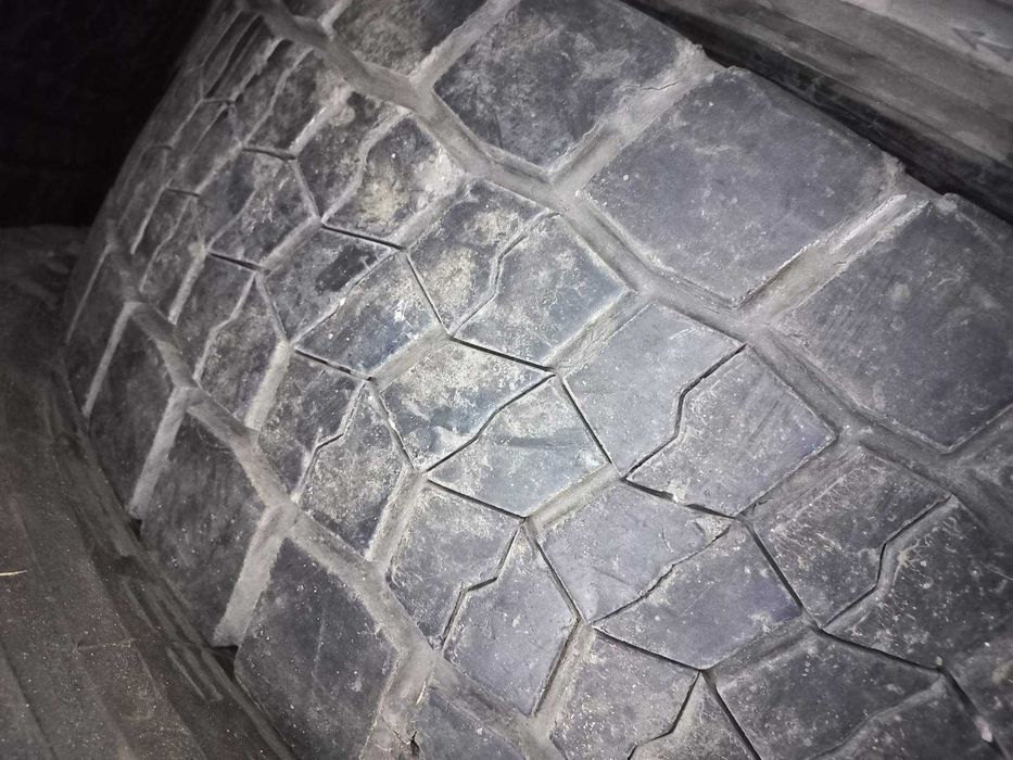 Шини 315/80R22.5 ведуча вісь тяга бв вживана резина Європа Bridgestone 10 - 12мм 2022-2024 роки шиномонтаж