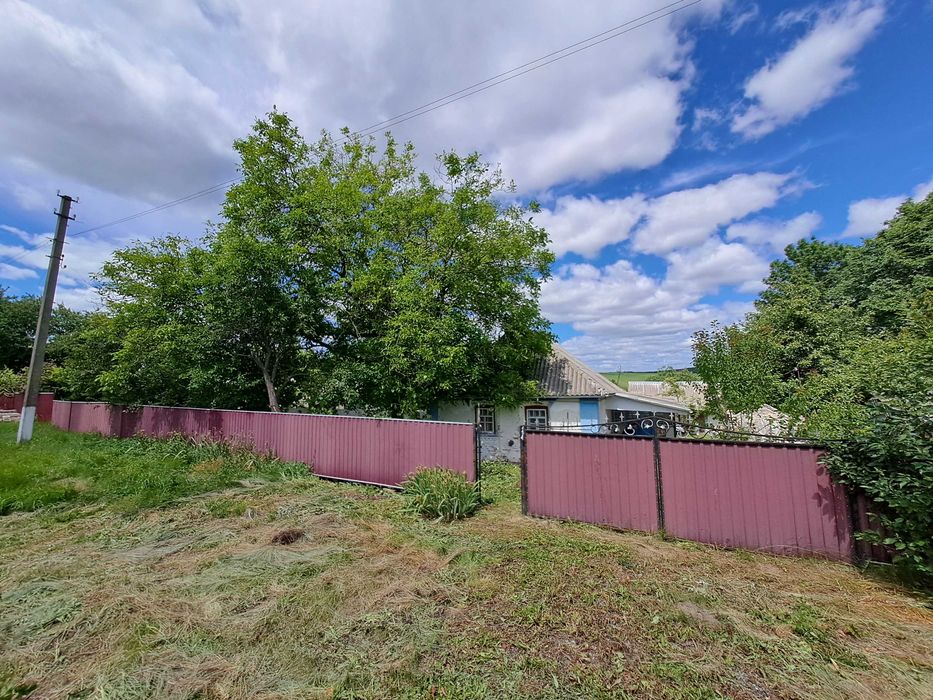 Продам газифікований  будинок  з приватизованою  ділянкою