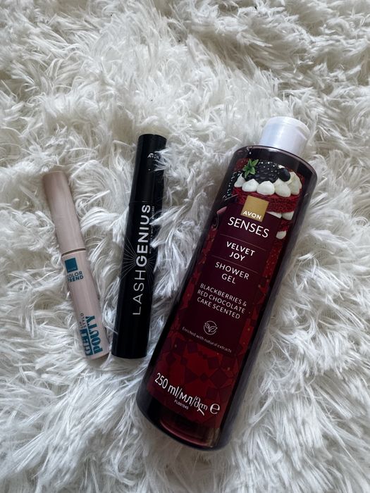 Zestaw kosmetykow Avon