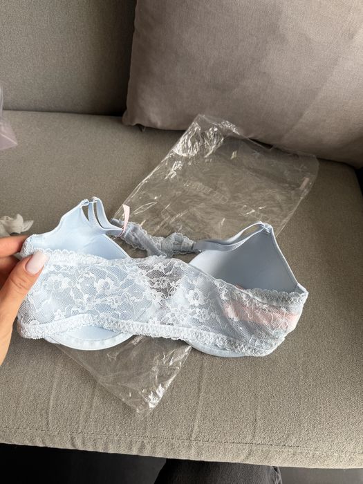 Бюстгалтер victorias secret 70d