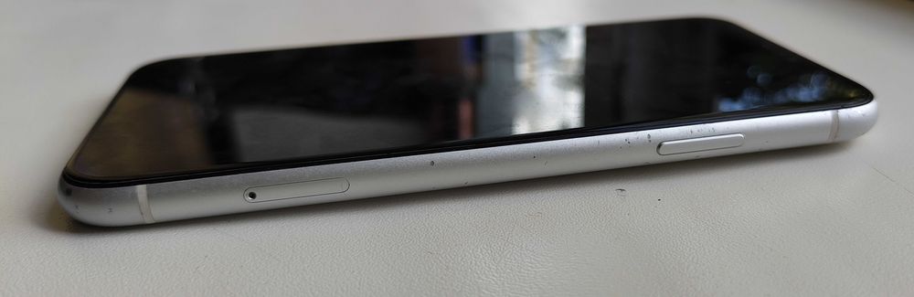 iPhone XR 64gb white