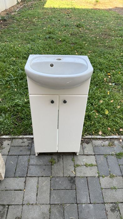 умивальник з тумбою