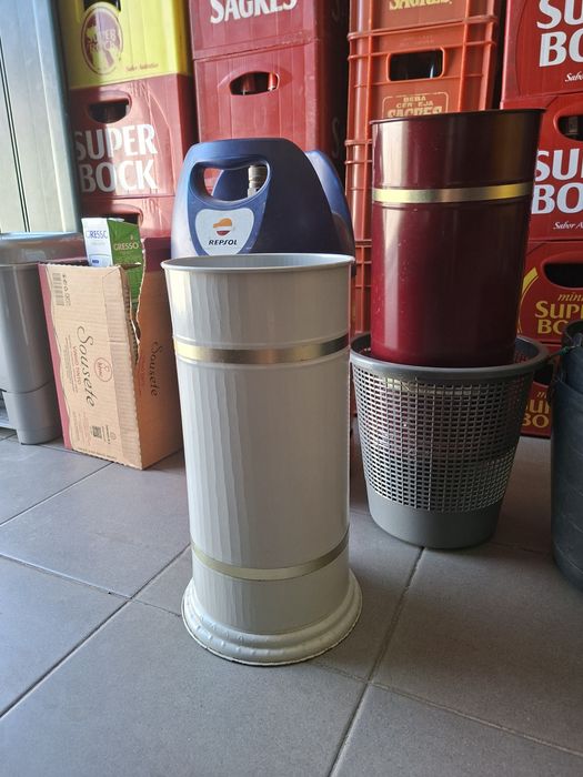 Balde sombrinhas. Reciclagem.etc.