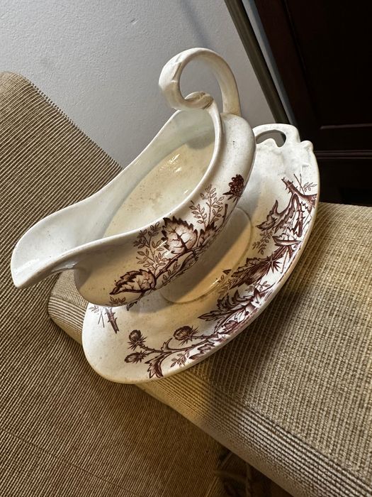 Molheira antiga com prato acoplado