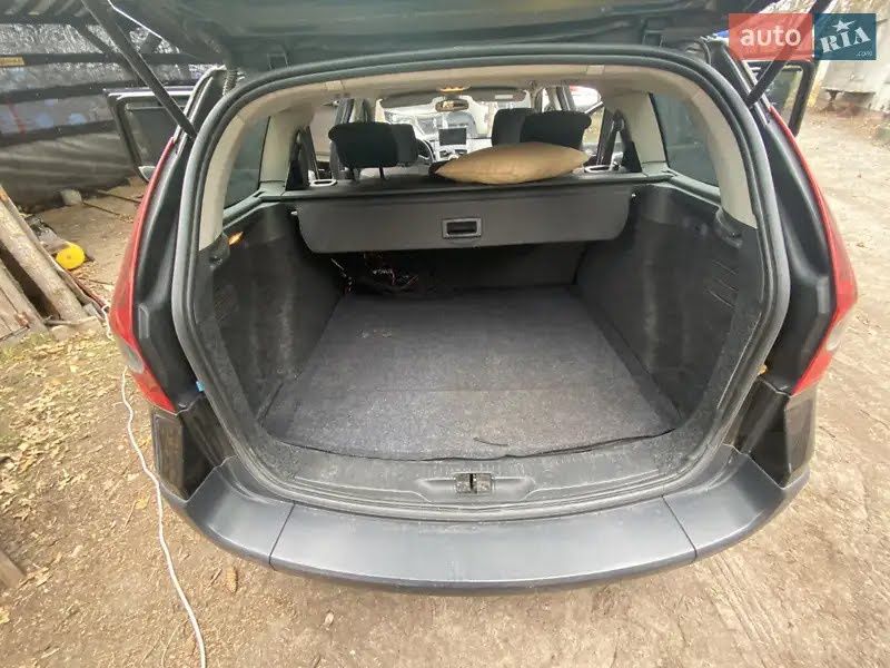 Продаю Renault Megane 2004 року  універсал чорного кольору