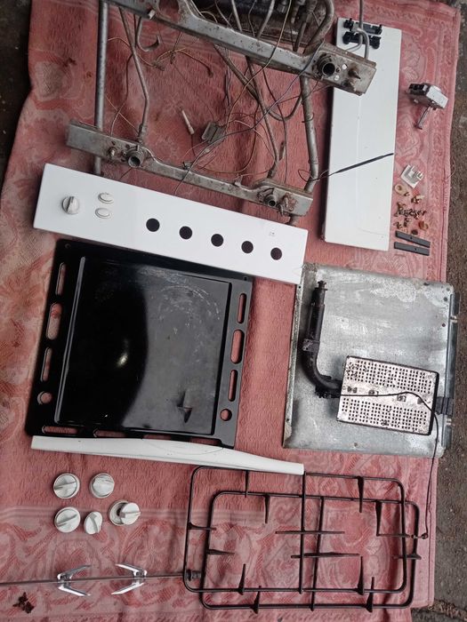 Продам плиту газовую INDESIT