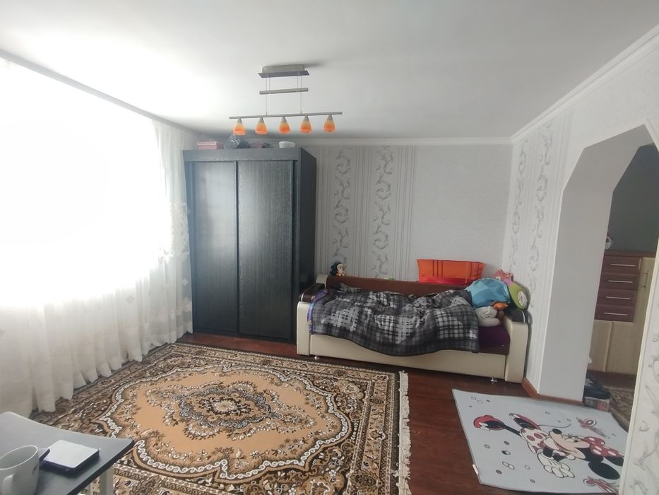 Будинок в місті Сторожинець, земля, сад, краєвид