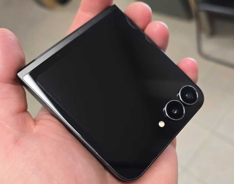 Smartfon Samsung Galaxy Z FLIP 7 FE 8+128GB z 13.12.2025 |PLUS Lombard