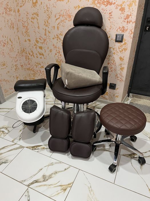 Крісло педикюрне