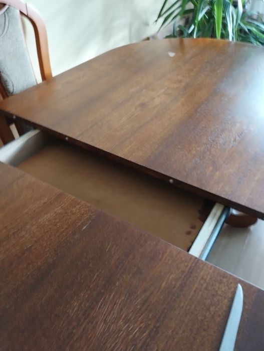 Zestaw stół wraz z krzesłami