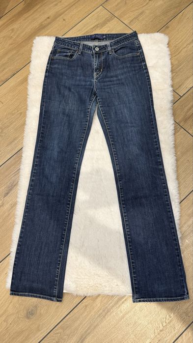 Levi’s Demi Curve 28x34 – Classic Straight Leg Jeans