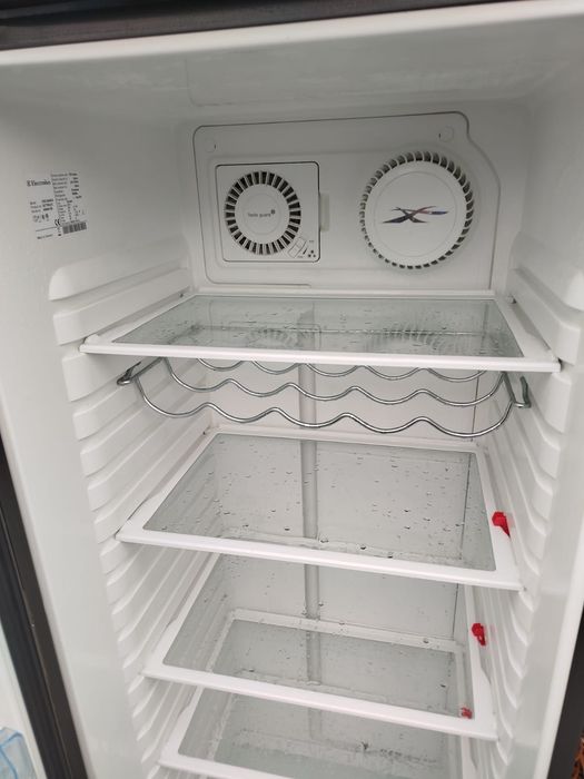 chłodziarka lodówka witryna chłodnicza lada