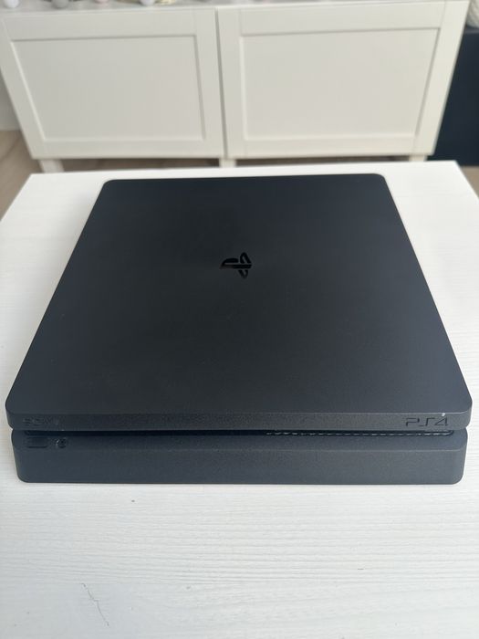 PS4 SLIM 500GB z padem i grami (Spiderman, Horizon Zero Dawn)
