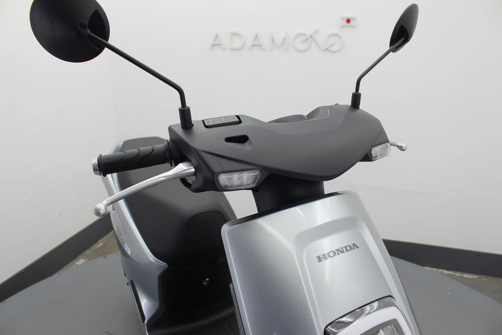 Honda EM-1e електроскутер