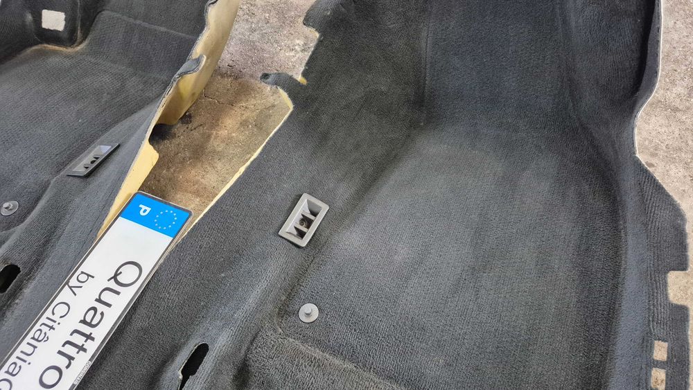 Alcatifa Preta Audi A4 B6 B7 8E Original OEM + Tapetes Audi Exclusive Originais