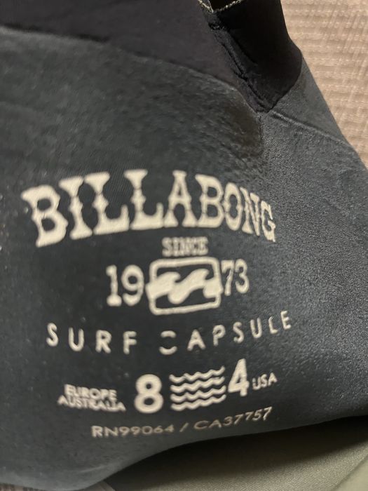 Fato de surf em otimo estado