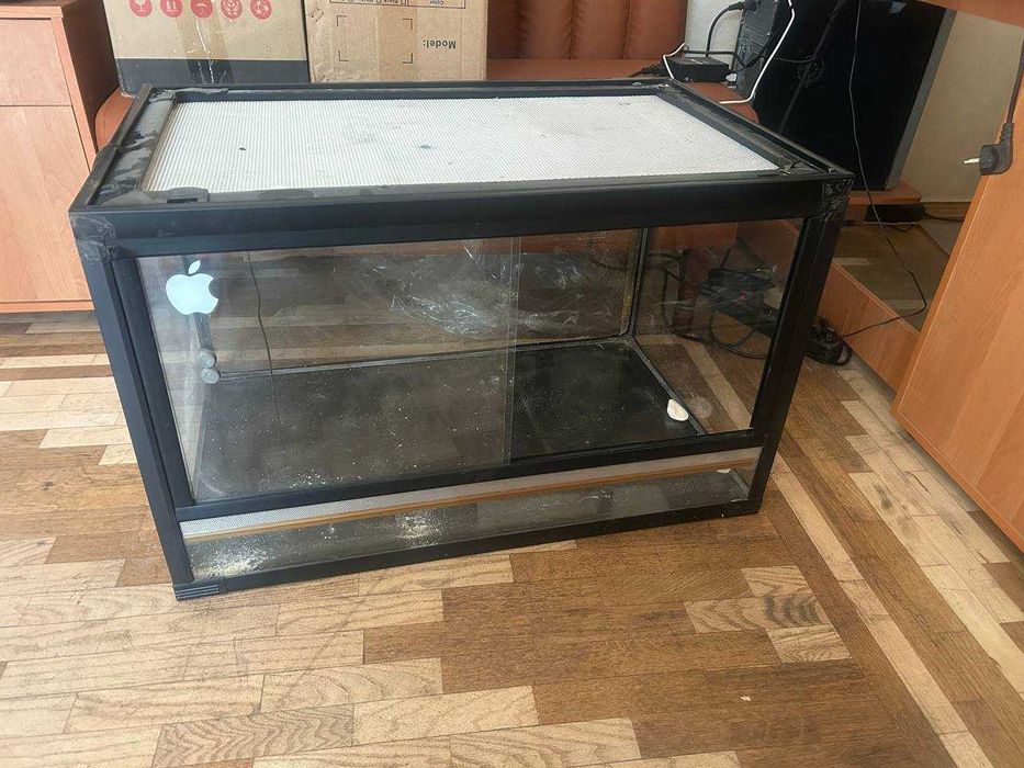 склянний тераріум 80х50х50