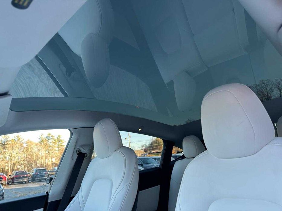 Електромобіль Tesla Model Y 2021 повний привід