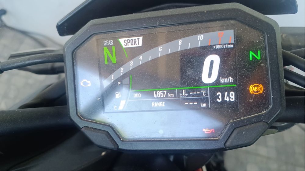 Kawasaki z900 de 2024