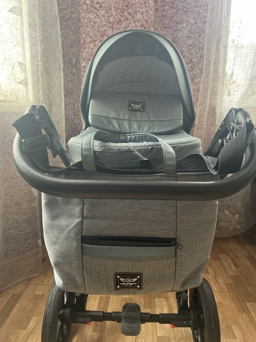 Продам коляску в стані нової