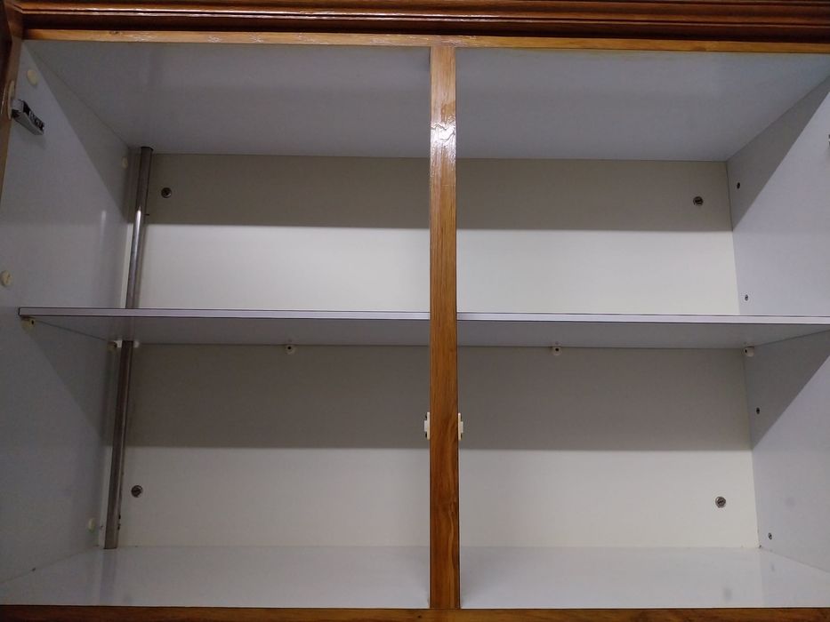 Cozinha Antiga em Madeira de Carvalho – Clássica e Robusta