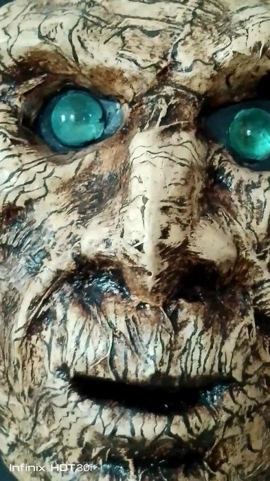 Декоративное панно ."Вечерний незваный гость ".