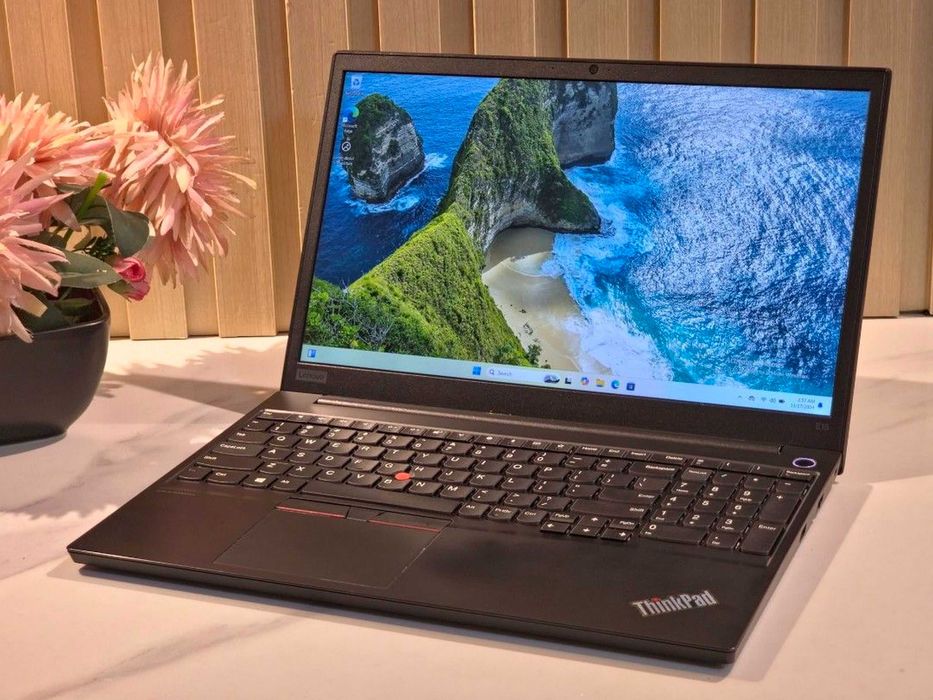 Lenovo Octacore 15.6" i5/16GB/385Nvme como novo