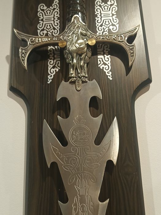 Miecz ozdobny solidny na ścianę