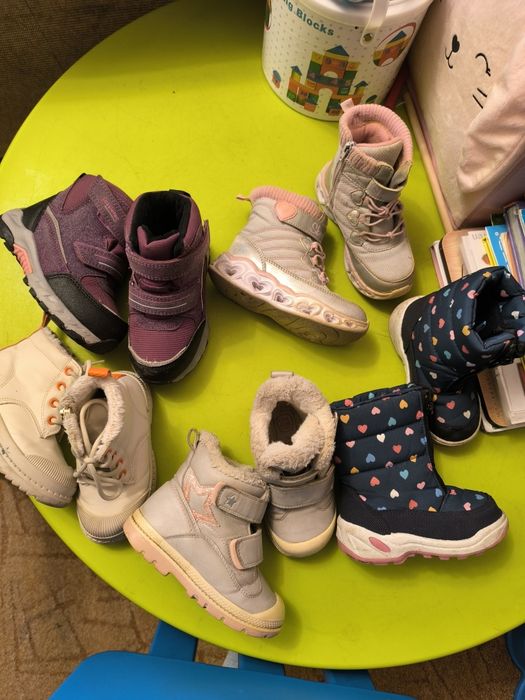 Продам обувь зима весна на девочку ,ботинки ,сапожки Skechers, Waikiki