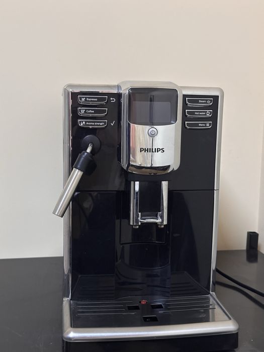 Автоматична кавоварка Philips LatteGo EP5334/10